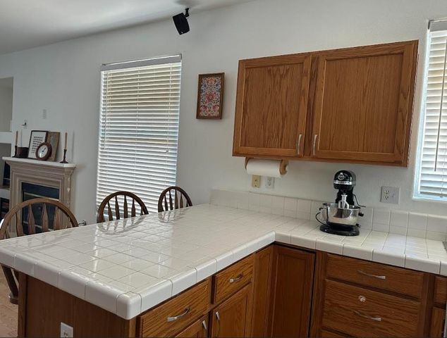 5718 E Burns Avenue, Fresno, CA 93727