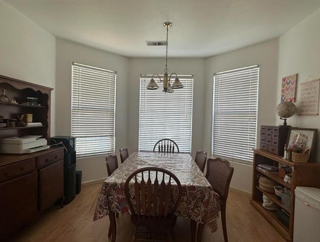 5718 E Burns Avenue, Fresno, CA 93727