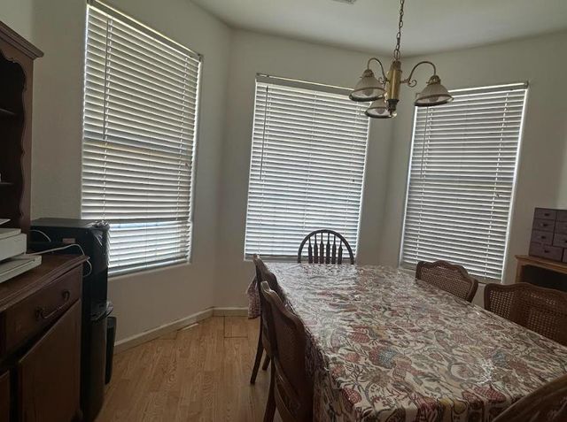 5718 E Burns Avenue, Fresno, CA 93727