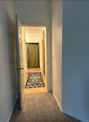 5718 E Burns Avenue, Fresno, CA 93727