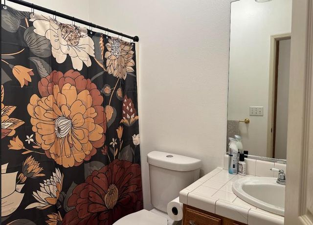 5718 E Burns Avenue, Fresno, CA 93727