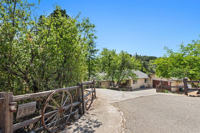 2886 Knollwood Dr, Cameron Park, CA 95682