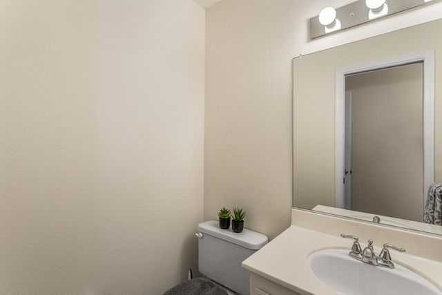 2886 Knollwood Dr, Cameron Park, CA 95682