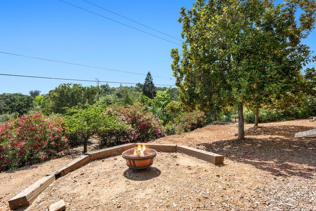 2886 Knollwood Dr, Cameron Park, CA 95682