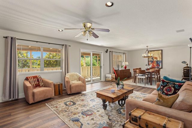 2886 Knollwood Dr, Cameron Park, CA 95682