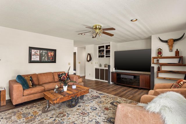 2886 Knollwood Dr, Cameron Park, CA 95682