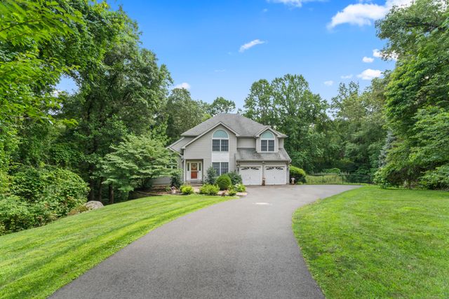 17 Raven Crest Drive, Bethel, CT 06801