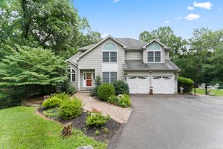 17 Raven Crest Drive, Bethel, CT 06801