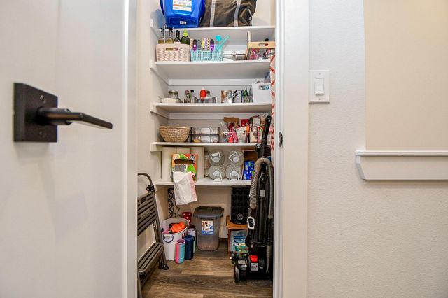 5710 White Magnolia Street, Houston, TX 77091