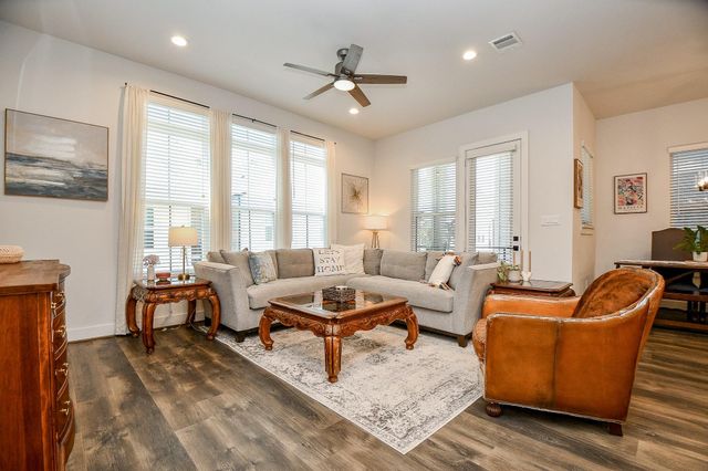 5710 White Magnolia Street, Houston, TX 77091