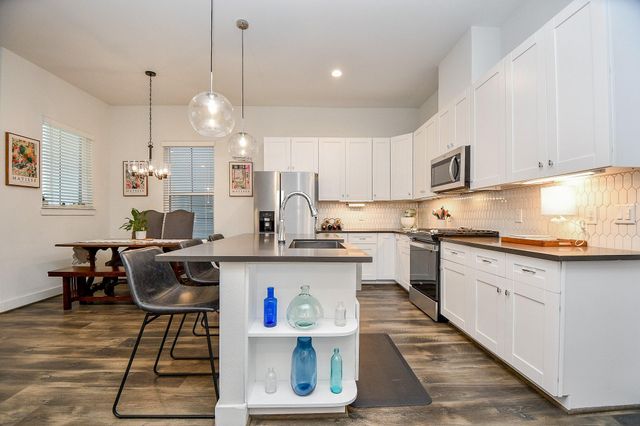 5710 White Magnolia Street, Houston, TX 77091