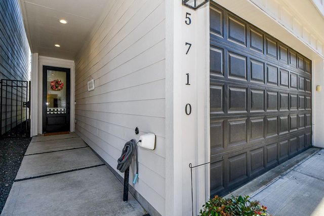 5710 White Magnolia Street, Houston, TX 77091