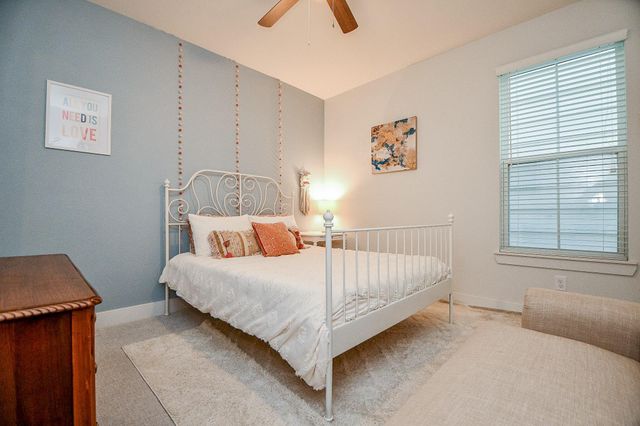 5710 White Magnolia Street, Houston, TX 77091