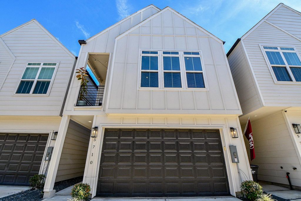 5710 White Magnolia Street, Houston, TX 77091