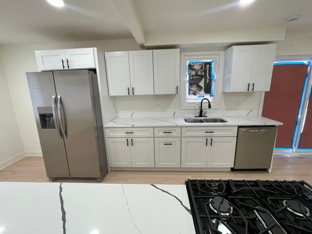 916 E 168th Street, South Holland, IL 60473