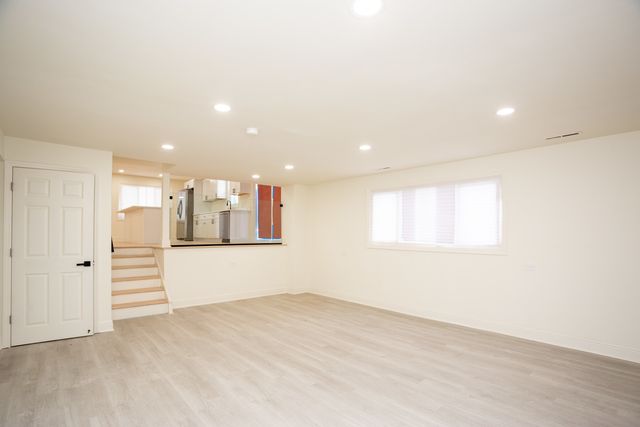 916 E 168th Street, South Holland, IL 60473