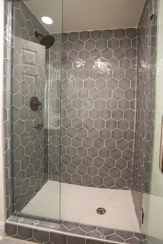 916 E 168th Street, South Holland, IL 60473