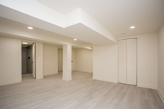 916 E 168th Street, South Holland, IL 60473