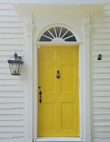 16 Parish Hill Rd, Granby, MA 01033