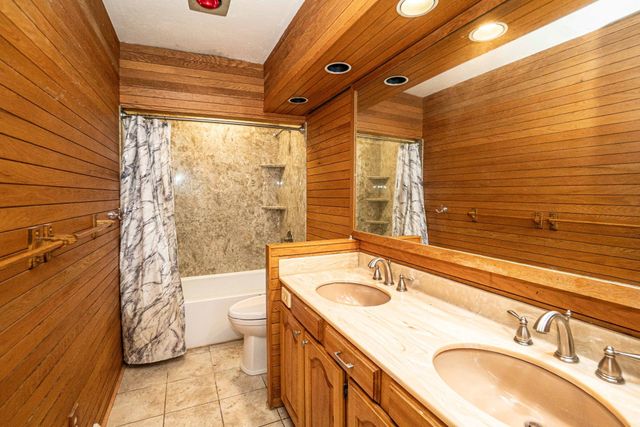 4650 NW Lovington Drive, Des Moines, IA 50310