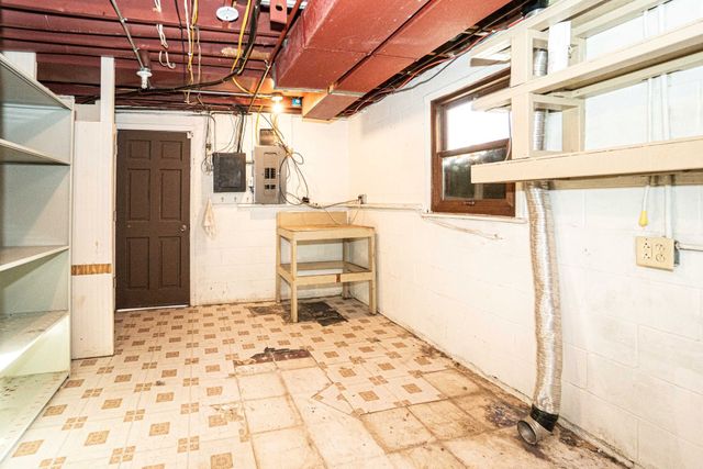 4650 NW Lovington Drive, Des Moines, IA 50310