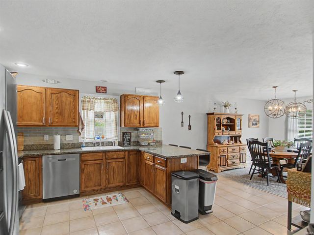 9239 Southport Drive, Evansville, IN 47711