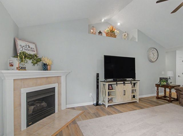 9239 Southport Drive, Evansville, IN 47711