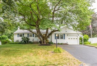 5 Oakland Ave, Tewksbury, MA 01876