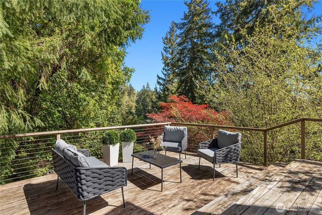 6420 NE Tara Lane, Bainbridge Island, WA 98110