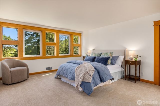 6420 NE Tara Lane, Bainbridge Island, WA 98110