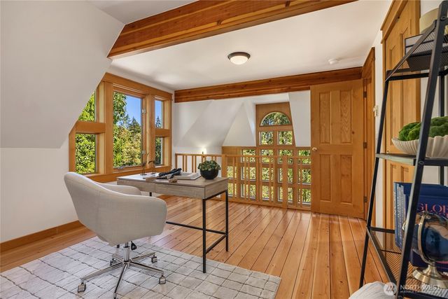 6420 NE Tara Lane, Bainbridge Island, WA 98110