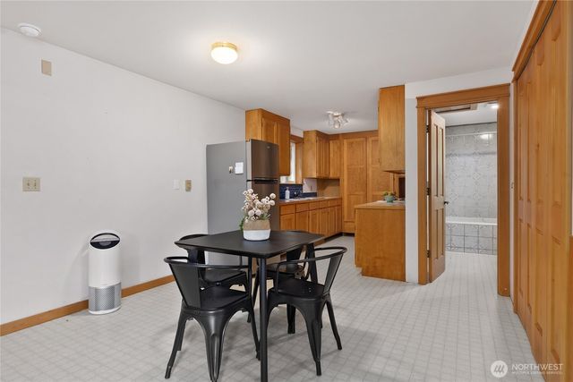 6420 NE Tara Lane, Bainbridge Island, WA 98110