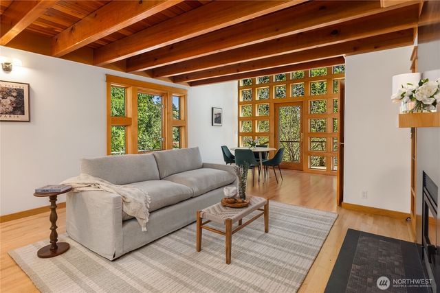 6420 NE Tara Lane, Bainbridge Island, WA 98110