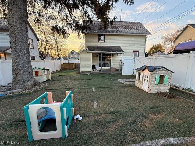 434 E 4th Street, Dover, OH 44622