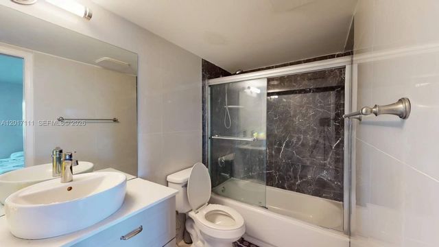 325 Wellington G G, West Palm Beach, FL 33417