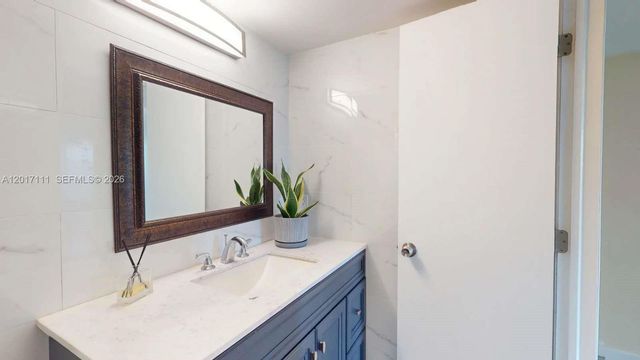 325 Wellington G G, West Palm Beach, FL 33417