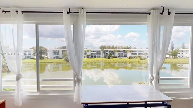 325 Wellington G G, West Palm Beach, FL 33417