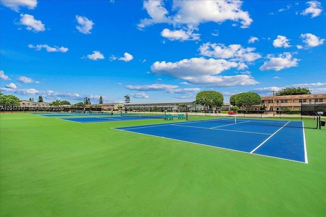 325 Wellington G G, West Palm Beach, FL 33417
