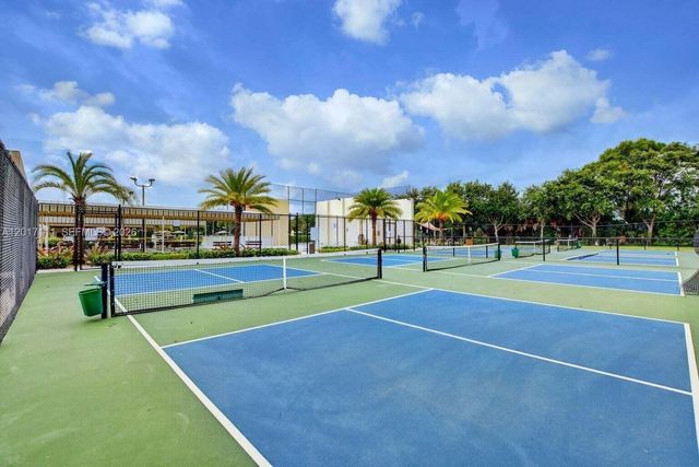 325 Wellington G G, West Palm Beach, FL 33417