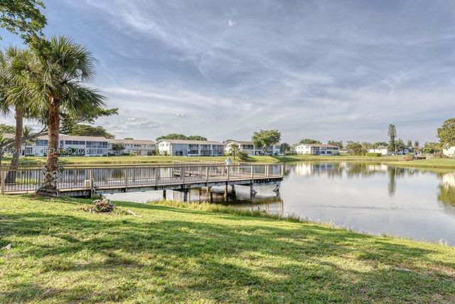 325 Wellington G G, West Palm Beach, FL 33417