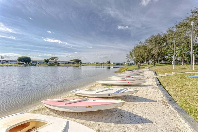 325 Wellington G G, West Palm Beach, FL 33417