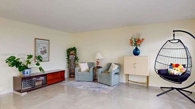 325 Wellington G G, West Palm Beach, FL 33417