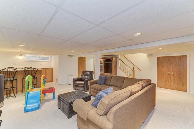 22W425 Broker Road, Medinah, IL 60157