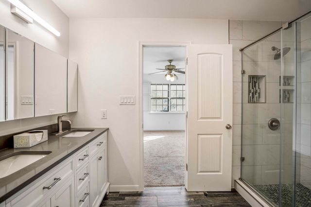 4020 Roseland Street, Houston, TX 77006