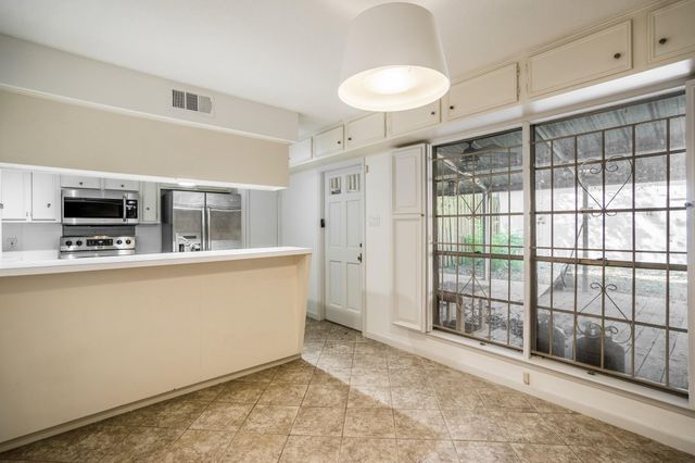 4020 Roseland Street, Houston, TX 77006