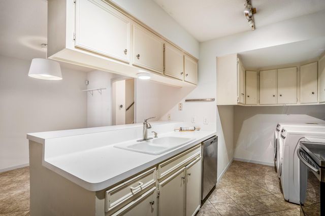 4020 Roseland Street, Houston, TX 77006