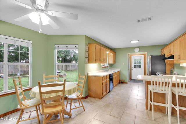 8809 Old Walnut Road, Ocean Springs, MS 39564
