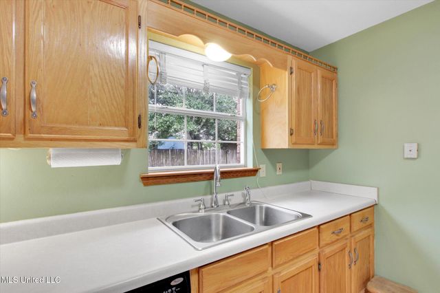 8809 Old Walnut Road, Ocean Springs, MS 39564
