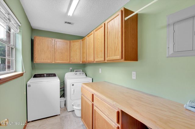 8809 Old Walnut Road, Ocean Springs, MS 39564