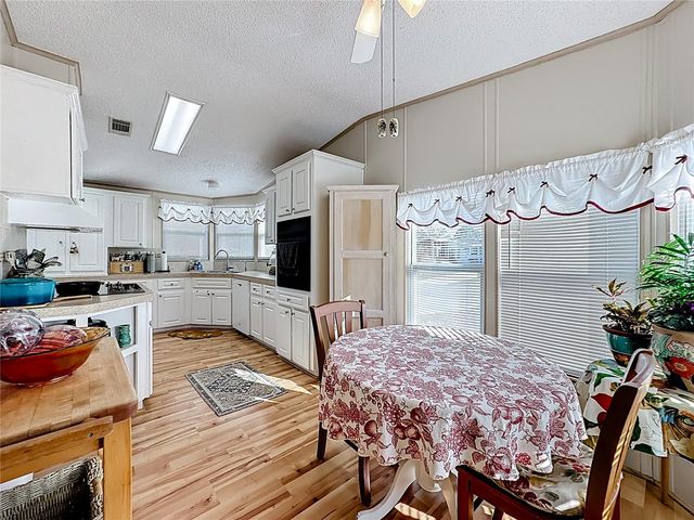 3016 MANATEE ROAD, Tavares, FL 32778